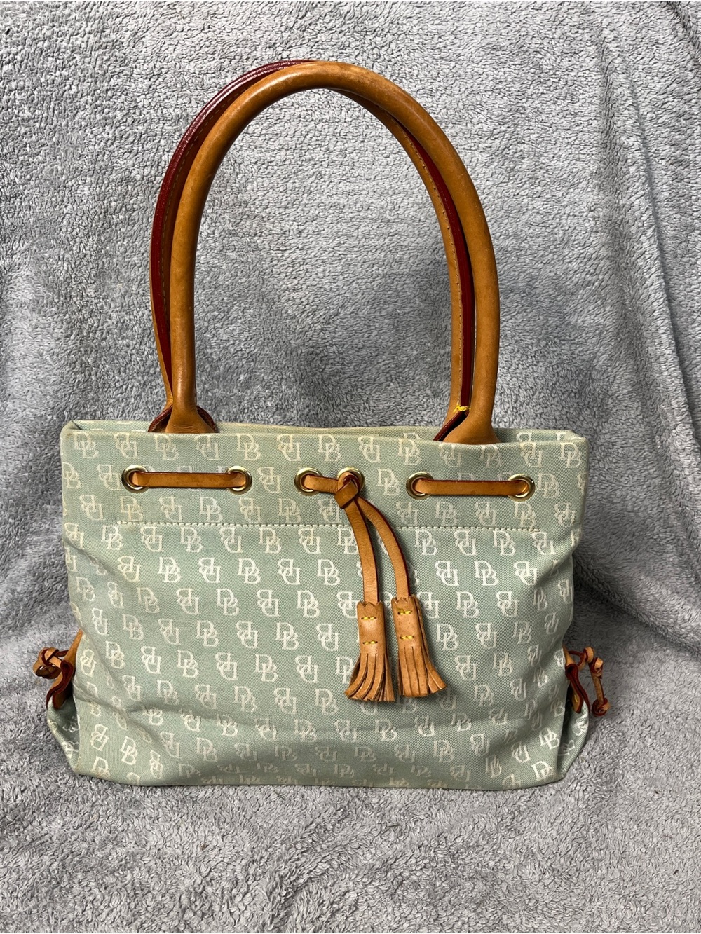 Dooney and Bourke logo canvas tassel tote bag green purse